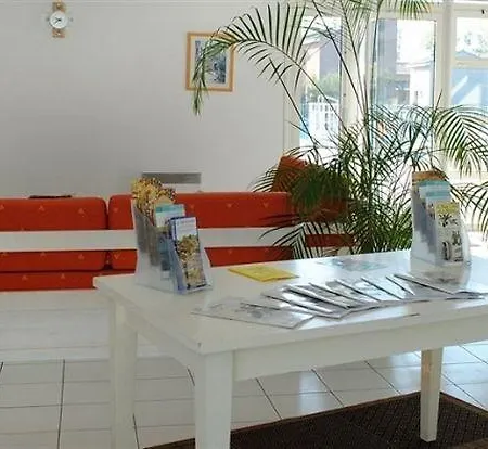 Holiday park Nemea Les Rives Du Lac Saint-Saturnin-les-Avignon