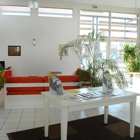 Nemea Les Rives Du Lac Holiday park Saint-Saturnin-les-Avignon
